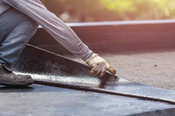 Professional Vapor Barrier Installation technician working in Luther, MI